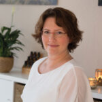 Sandra Hilberath_Praxis für Coaching und Psychotherapie Köln_Workshop Ängste Hallo. Ich bin Sandra Hilberath, Heilpraktikerin für Psychotherapie und Hypnotherapeutin. In meiner Praxis in Köln habe ich mich auf Ängste, Phobien und Panikattacken spezialisiert.