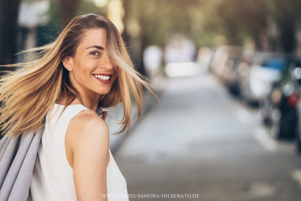 Wie überwindet man Ängste? Die ersten 3 Schritte für mehr Sicherheit im Alltag bekommst du in diesem Blogartikel. Erfahre, welche 3 Schritte zur Überwindung deiner Ängste die wirkungsvollsten sein können.