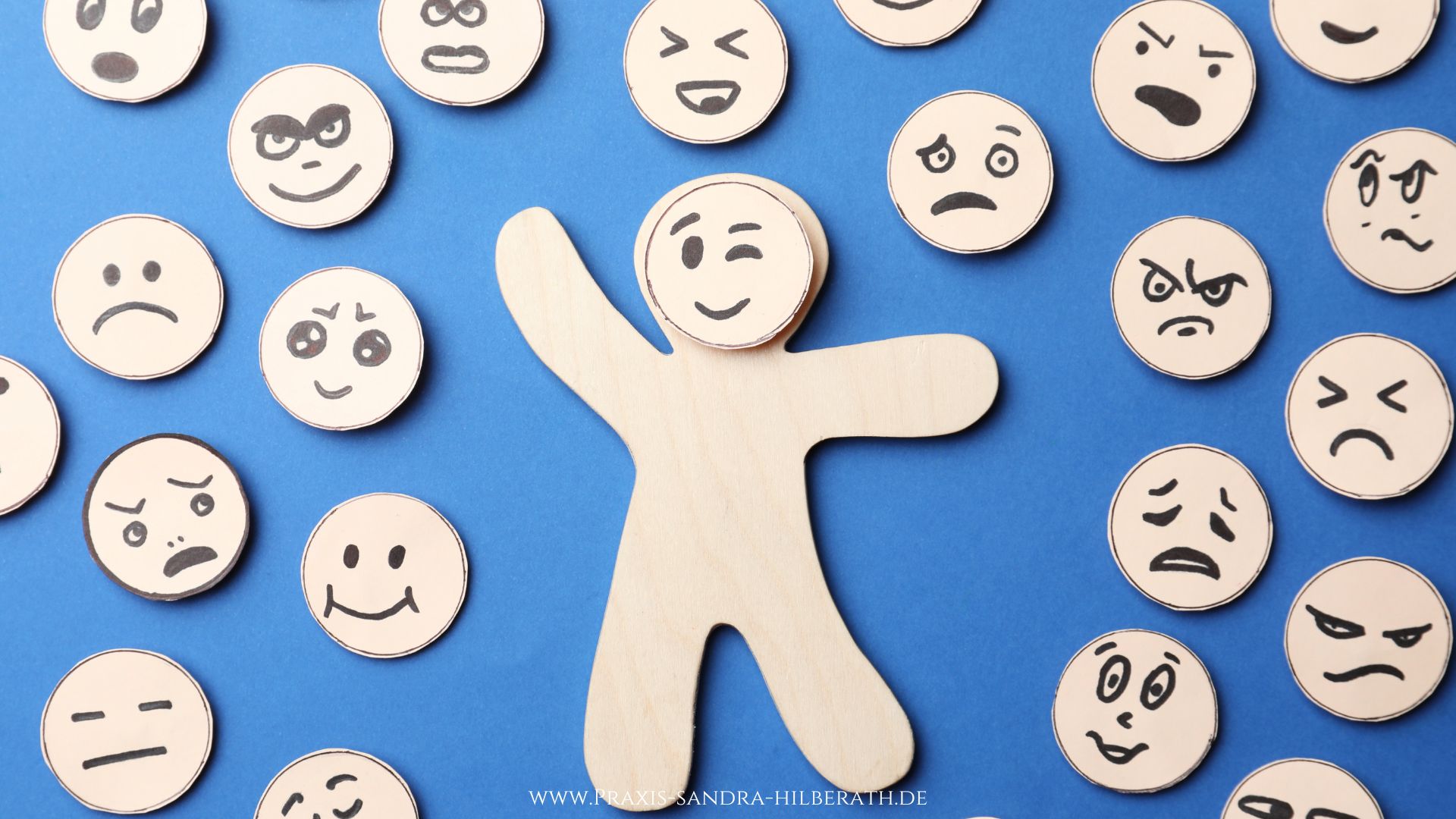 Bedürfnisse und Gefühle verstehen lernen_Praxis für Coaching und Psychotherapie_Sandra Hilberath_4 Gefühle verstehen und nutzen: Erfahre, wie Bedürfnisse deine Gefühle formen, warum du kein Opfer deiner Emotionen bist und 5 Tipps, um deine Gefühle im Alltag konstruktiv einzusetzen.
