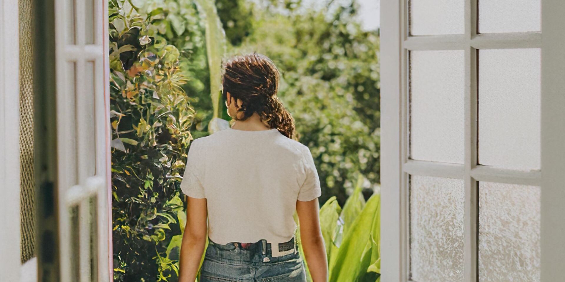 Hypnosystemische Therapie Köln_Praxis für Coaching und Psychotherapie_Sandra Hilberath_2 Dieser Artikel gibt dir einen Einblick in die hypnosystemische Therapie – mit vier anschaulichen Fallbeispielen, Tipps zur Ressourcenstärkung und praktischen Übungen für deinen Alltag.