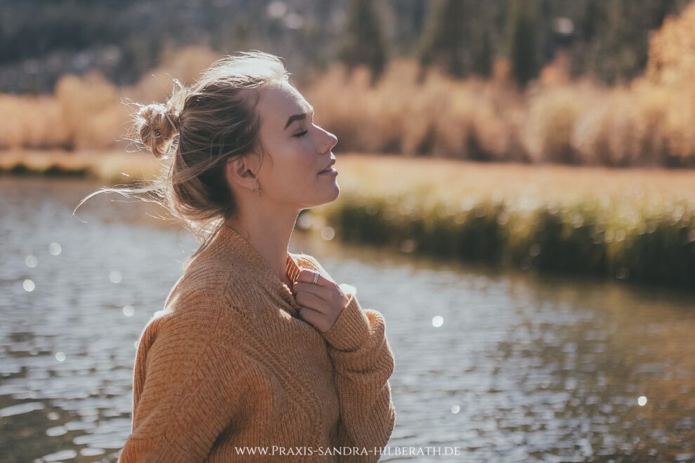 Erfahre, was ein dysreguliertes Nervensystem ausmacht – und wie du mit 3 sanften Übungen zu Ruhe, Stabilität und innerer Balance findest.