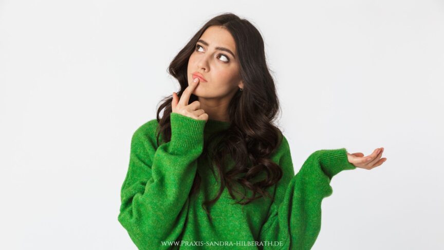 Verstehen reicht nicht_aus alten Mustern rauskommen_Praxis für Psychotherapie_Sandra Hilberath_1 Du hast deine Trigger erkannt und alles reflektiert, trotzdem reagierst du wieder wie früher? Erfahre, warum reines Verstehen dein Nervensystem nicht beruhigt und wie kleine Schritte echte Veränderung ermöglichen.