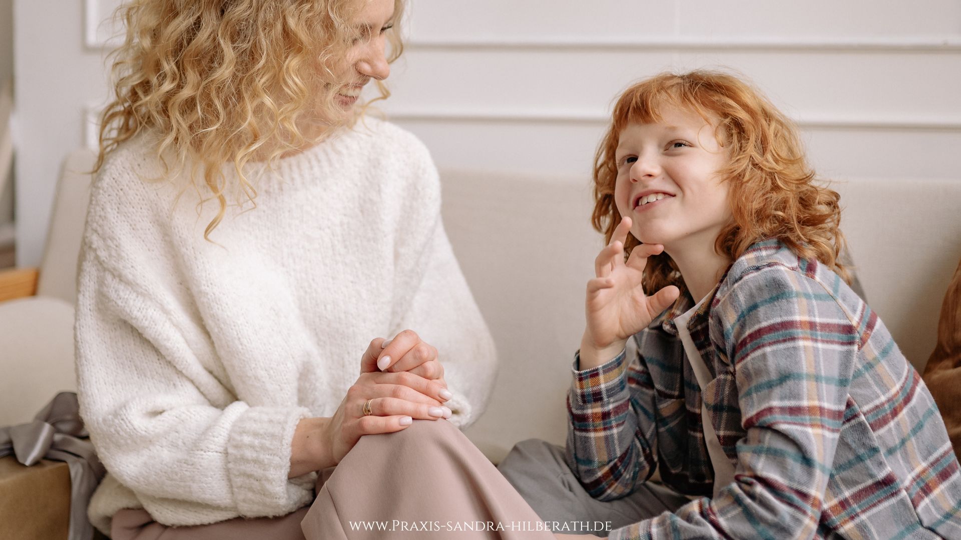 Psychotherapie Kinder mit Ängsten_Köln_Praxis Sandra Hilberath_4 Wie läuft Kindertherapie bei Ängsten ab? Erfahre, wie ich mit Hypnose, EMDR, Anteilearbeit und praktischen Übungen Kinder ab 10 Jahren begleite.